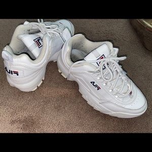 Women’s Size 7 FILAS